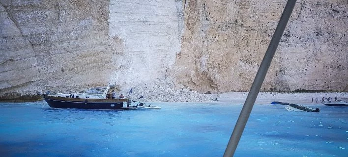 Εκλεισε για λουόμενους και σκάφη το Ναυάγιο στη Ζάκυνθο μετά την κατολίσθηση